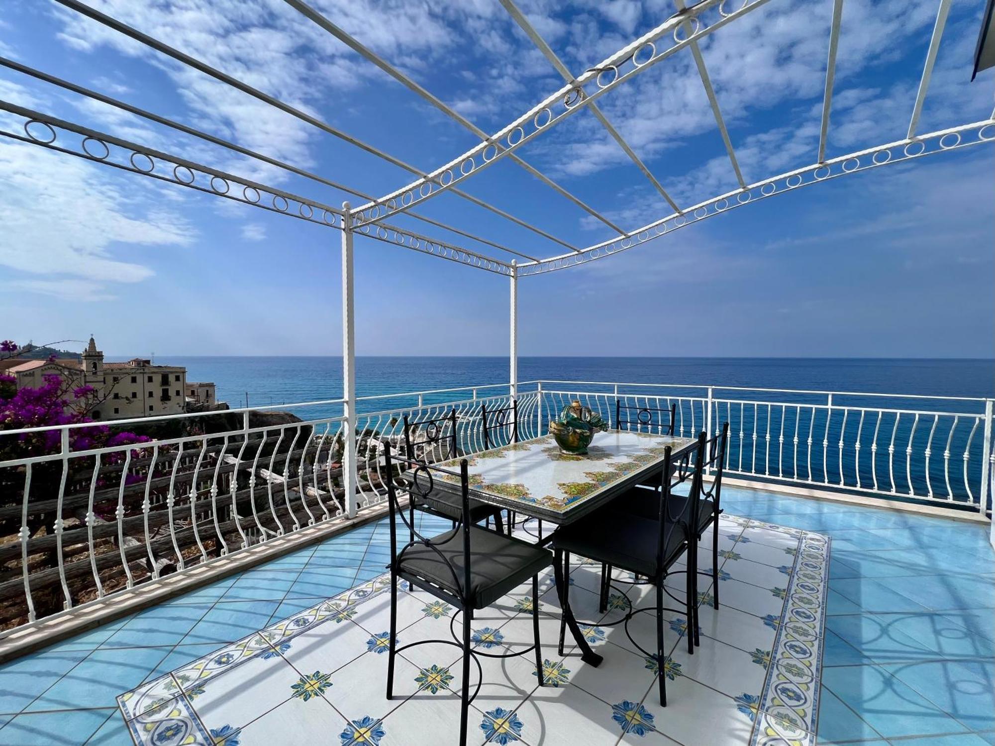 Bella Tropea Suite Exterior photo