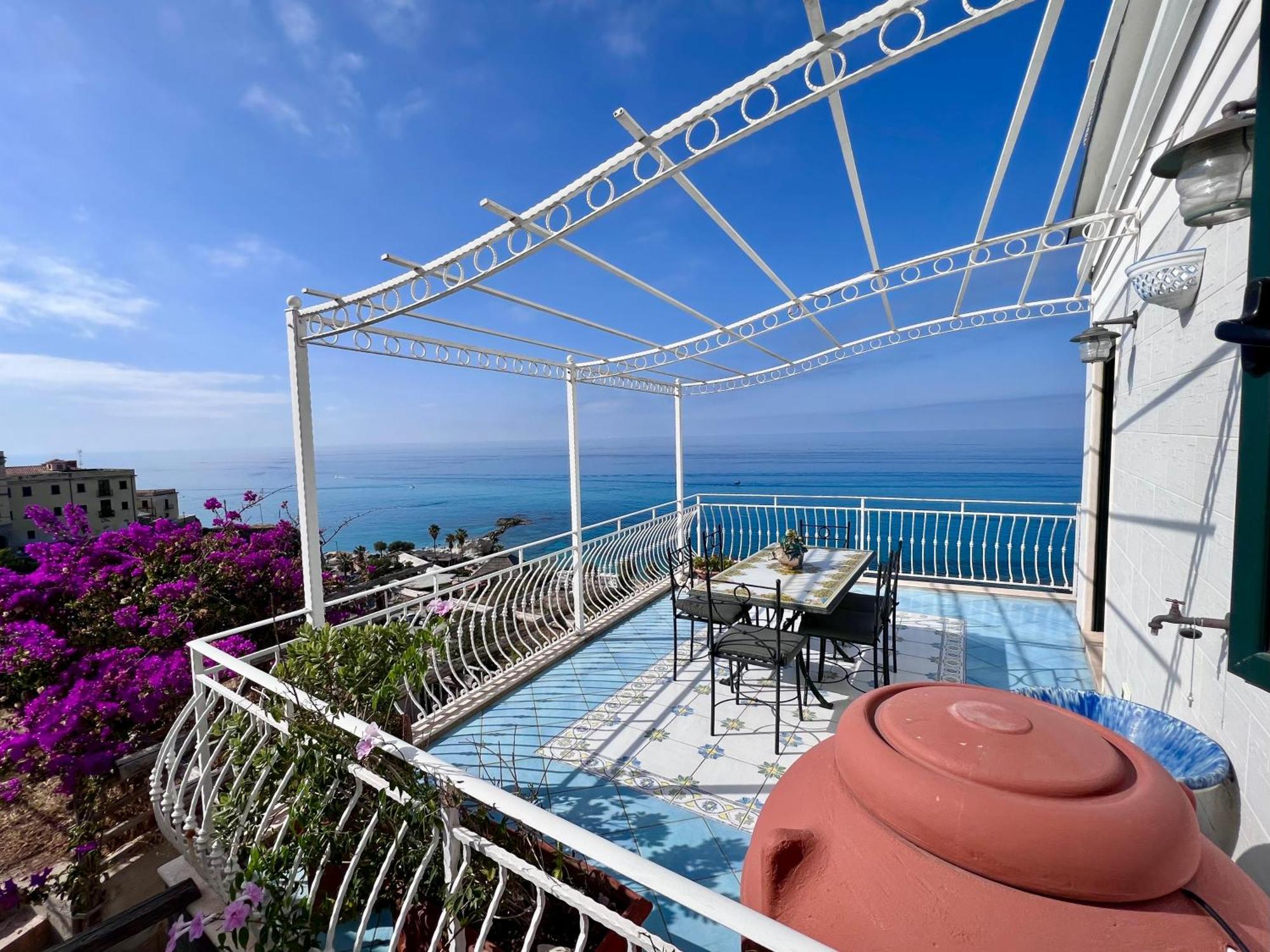 Bella Tropea Suite Exterior photo