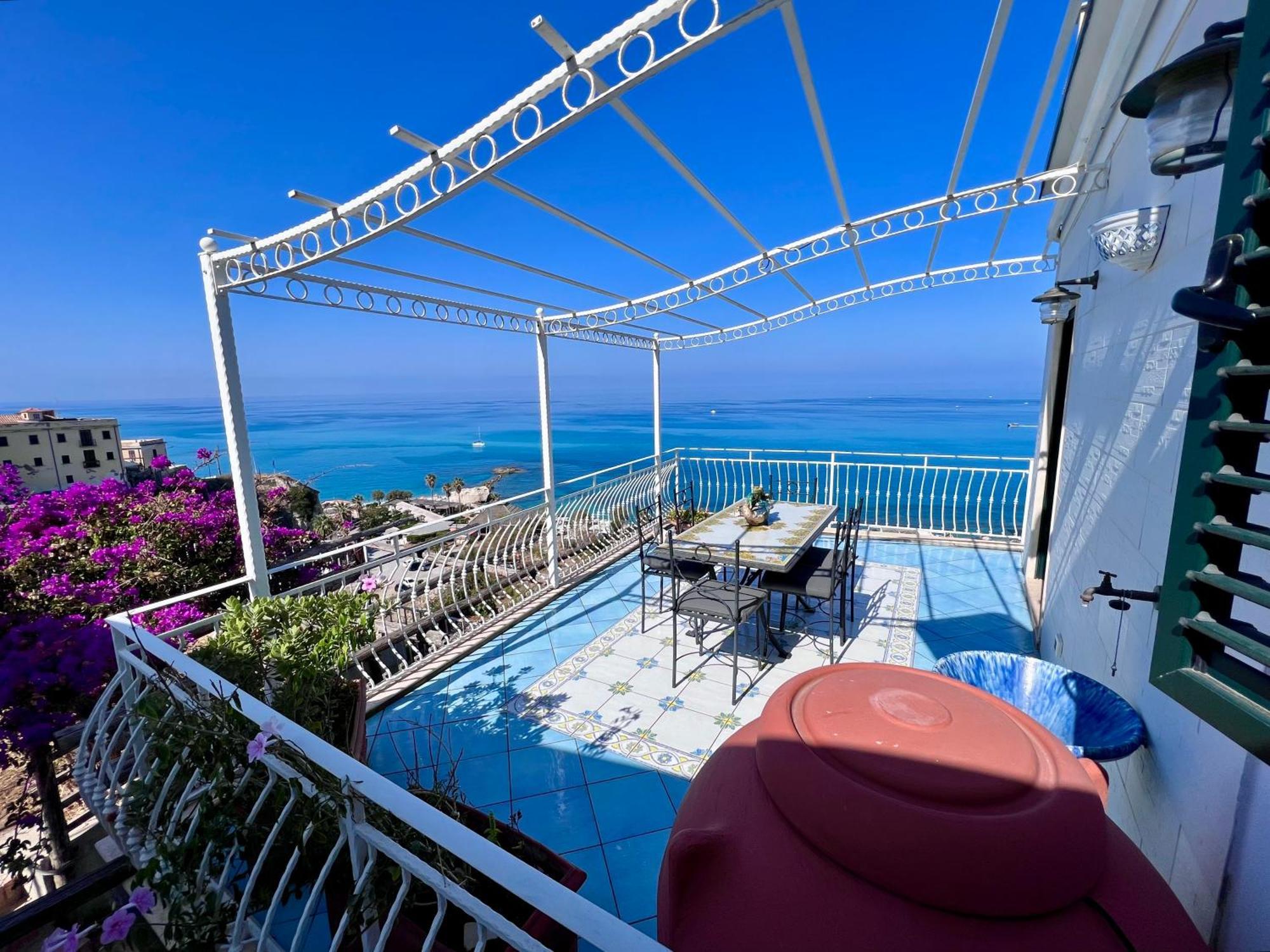 Bella Tropea Suite Exterior photo